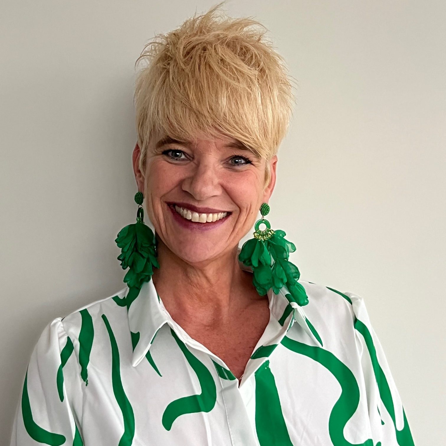 https://xceleratesummit.co/wp-content/uploads/2023/10/Cheryl-Claringbold-Bio-Picture-2023-Nicole-Vanderpost-e1698064044688.jpg
