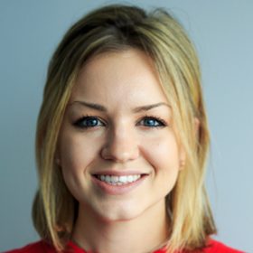 https://xceleratesummit.co/wp-content/uploads/2023/10/Jessie-Larche-headshot-Jessie-Larche-e1698064304239.jpg